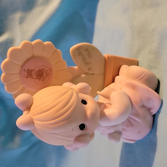 Vintage Precious Moments "A Growing Love" E-0008 - Picture 2 of 6